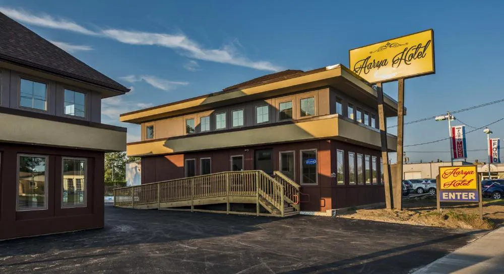 AArya Hotel By Niagara Fashion Outlets hotel hero