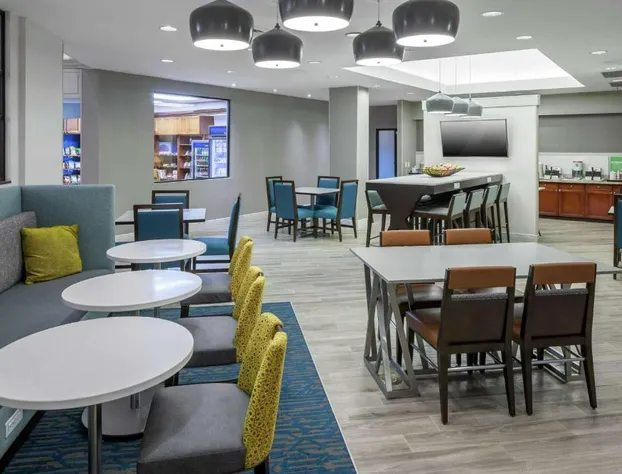 Hampton Inn & Suites by Hilton Miami-Doral/Dolphin Mall hotel detail image 4