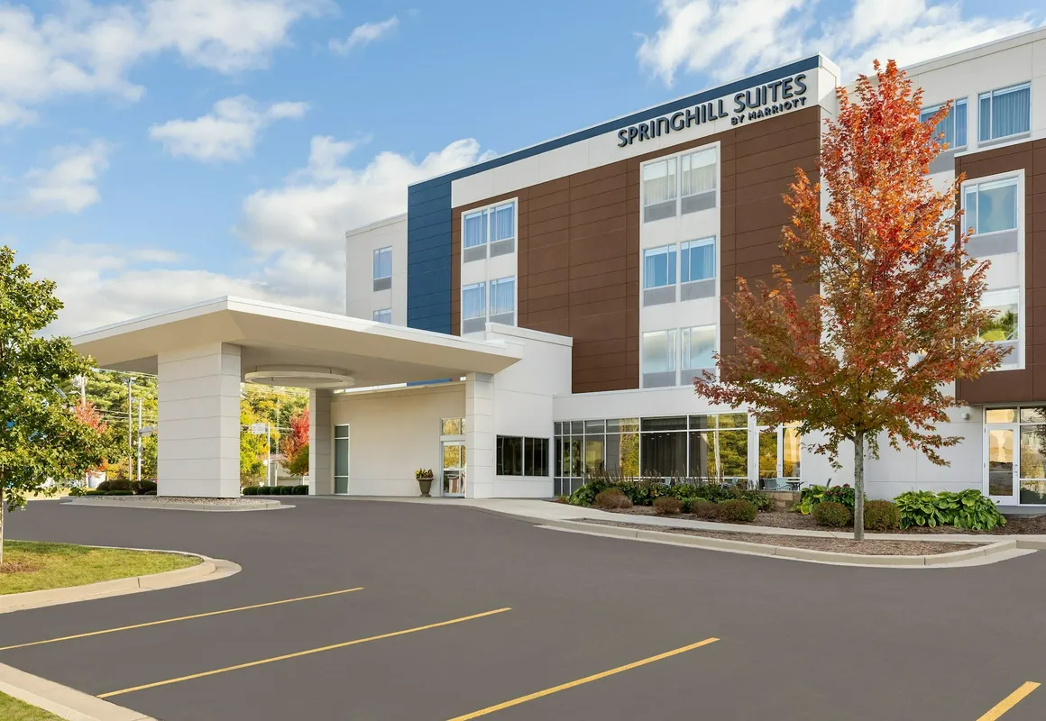 SpringHill Suites Wisconsin Dells hotel hero