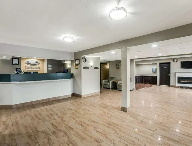 Econo Lodge Madison East hotel detail image 2