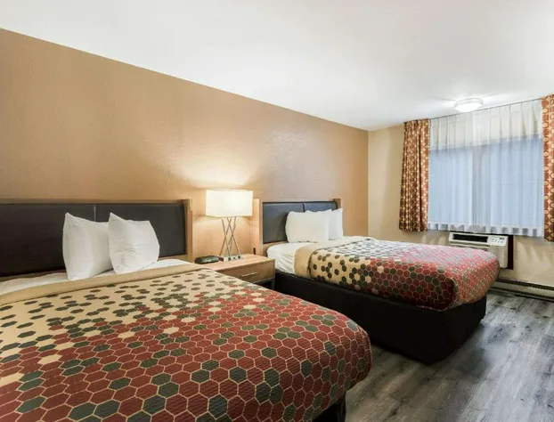 Econo Lodge Madison East hotel detail image 4