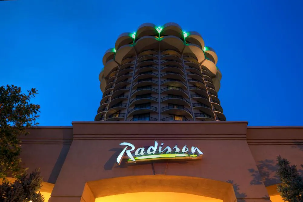 Radisson Hotel Cincinnati Riverfront hotel hero