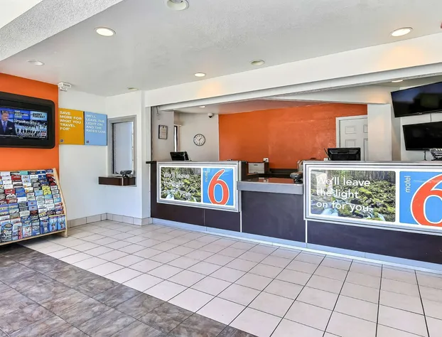 Motel 6-Oakland, CA - Airport hotel detail image 4