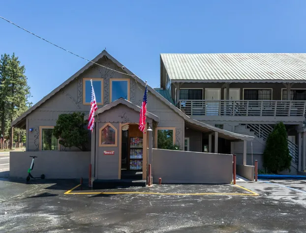 Econo Lodge Inn & Suites Heavenly Village Area hotel detail image 3