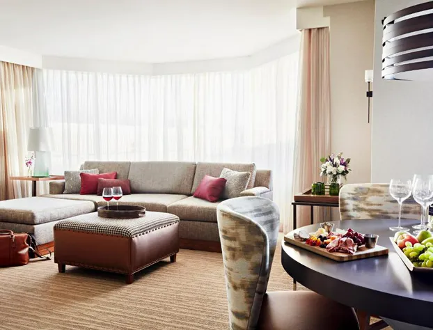 Lansdowne Resort and Spa hotel detail image 1