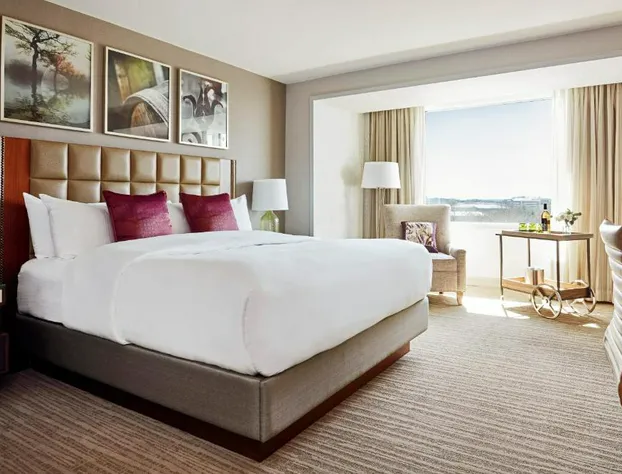 Lansdowne Resort and Spa hotel detail image 4