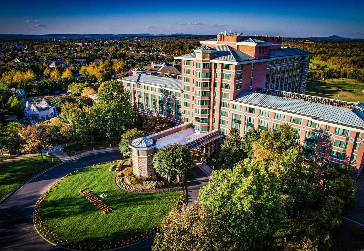 Lansdowne Resort and Spa hotel hero