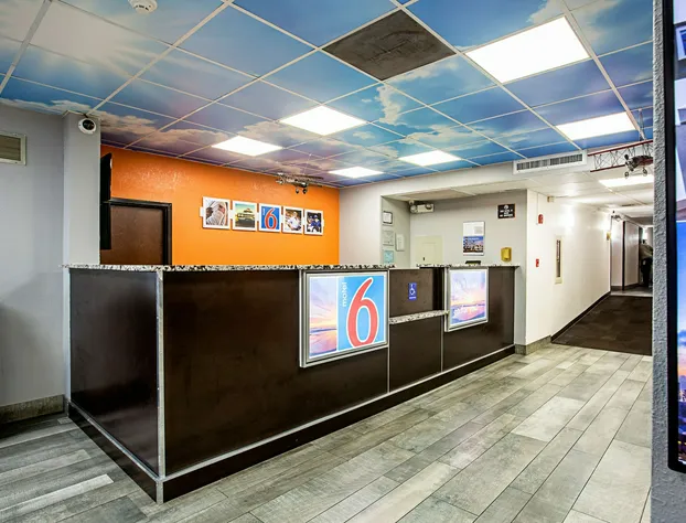 Motel 6 Atlanta, GA - Atlanta Airport hotel detail image 1