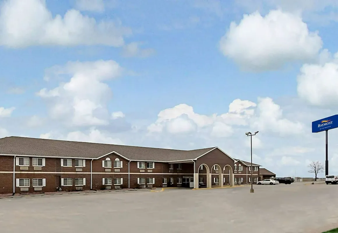 Baymont by Wyndham Omaha SW hotel hero