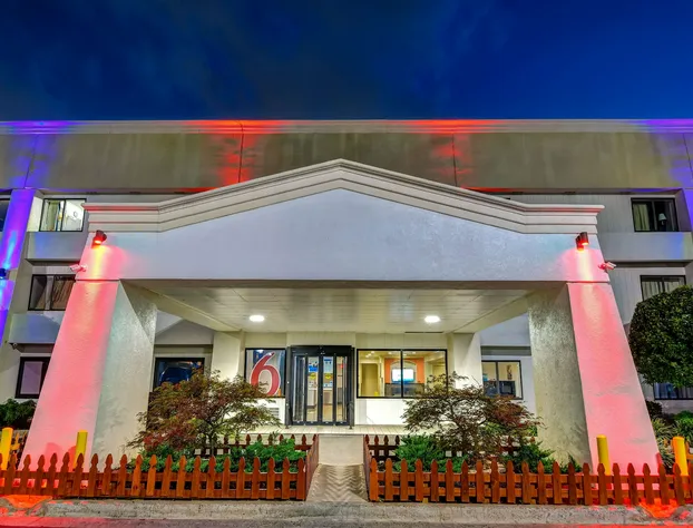 Motel 6 Norcross, GA hotel detail image 2