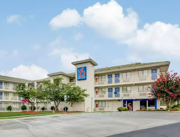 Motel 6 Columbus, OH - West hotel detail image 3