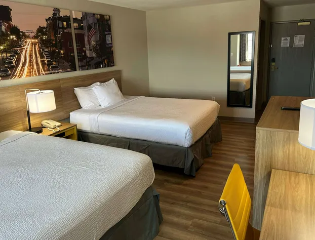 Days Inn by Wyndham near Kansas Speedway hotel detail image 4