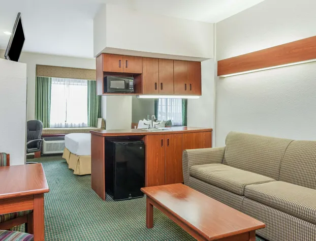 Days Inn by Wyndham near Kansas Speedway hotel detail image 4