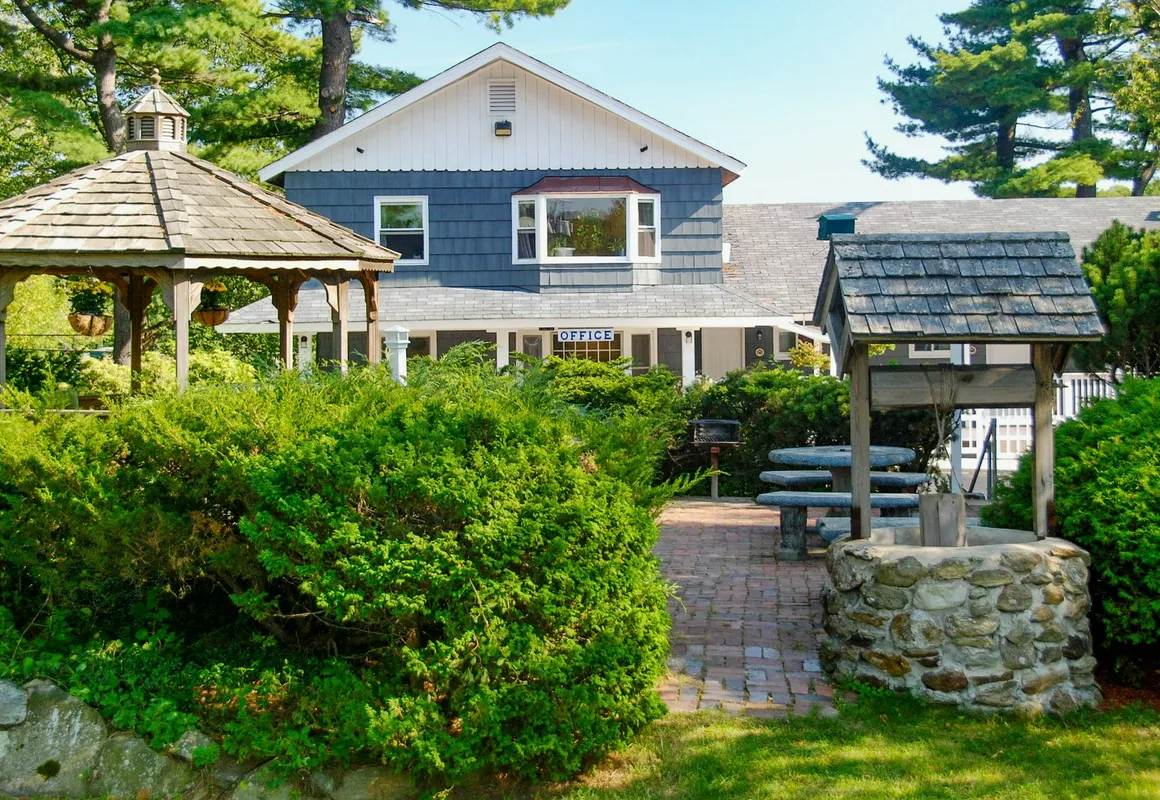 Kittery Inn and Suites hotel hero