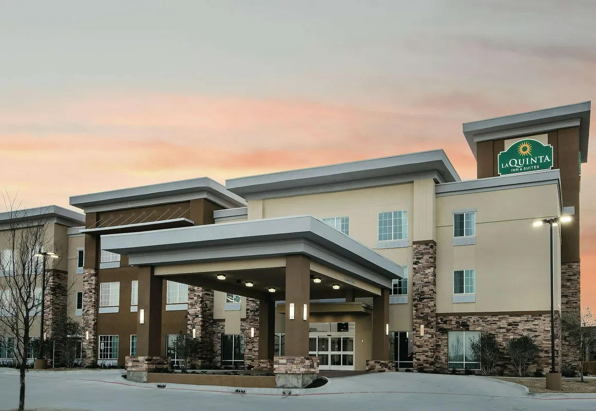 La Quinta Inn & Suites by Wyndham Fort Worth West - I-30 hotel hero