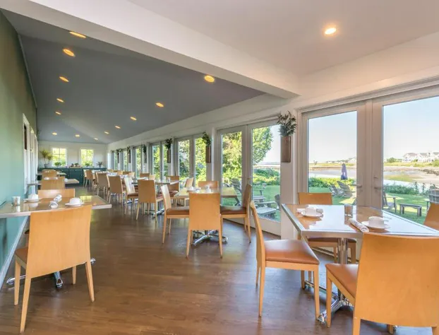 Breakwater Inn hotel detail image 4