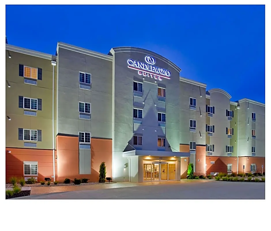 Candlewood Suites KANSAS CITY AIRPORT hotel hero