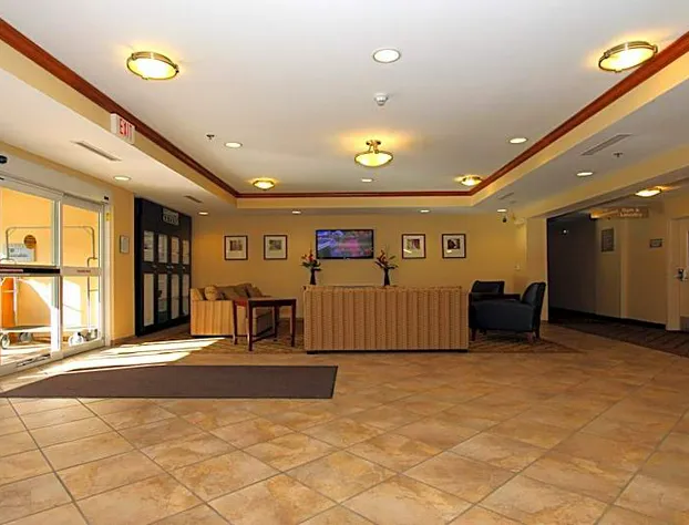 Candlewood Suites KANSAS CITY AIRPORT hotel detail image 3