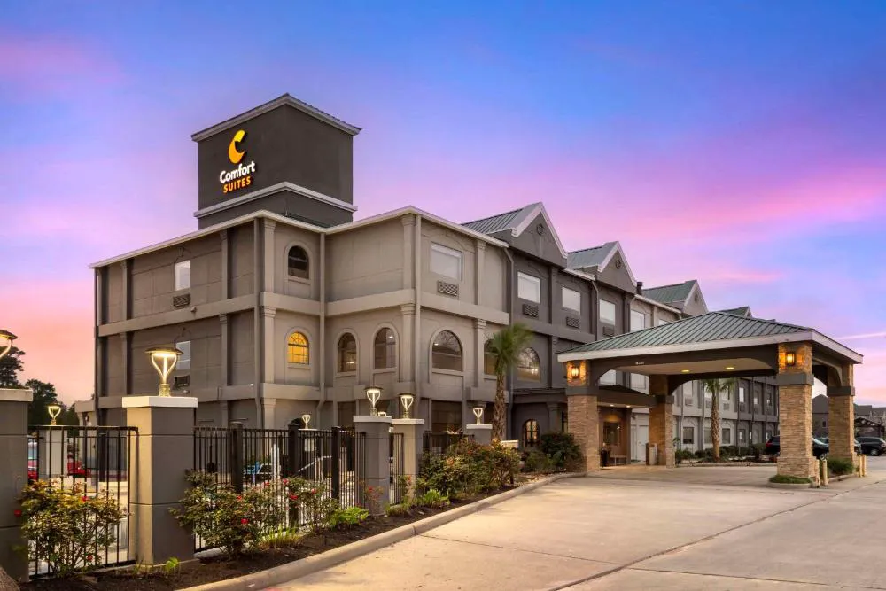 Comfort Suites Shenandoah-The Woodlands hotel hero