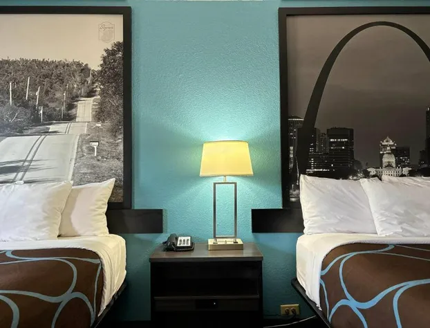 Super 8 by Wyndham Belleville St. Louis Area hotel detail image 3