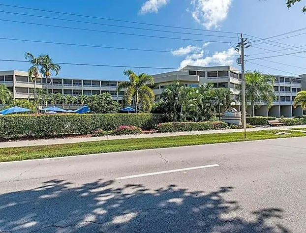 Marco Beach Vacation Suites hotel detail image 1