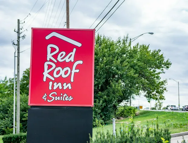 Red Roof Inn & Suites Indianapolis Airport hotel detail image 2