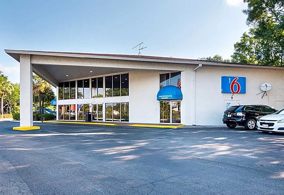 Motel 6 Tampa, FL - Fairgrounds hotel hero