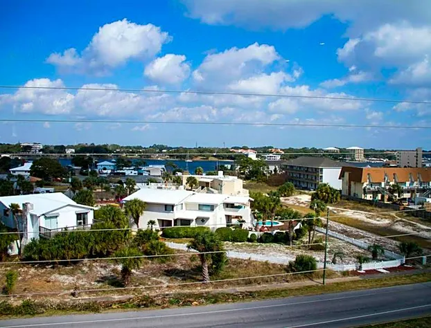 Courtyard Fort Walton Beach-West Destin hotel detail image 1