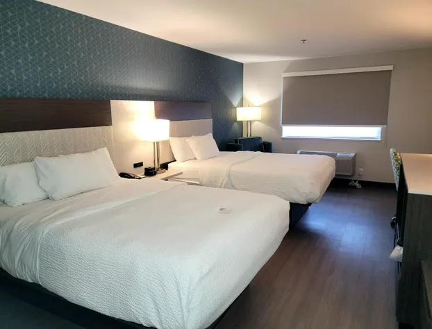 La Quinta Inn & Suites by Wyndham Santa Rosa hotel detail image 4