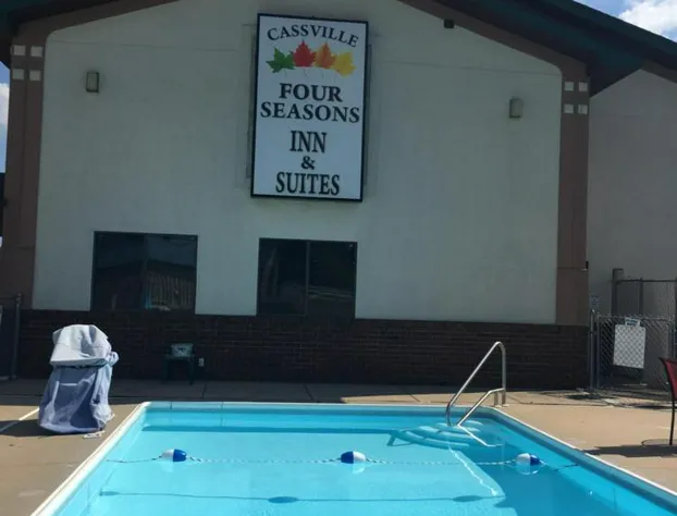 Cassville Four seasons inn & suits hotel detail image 3