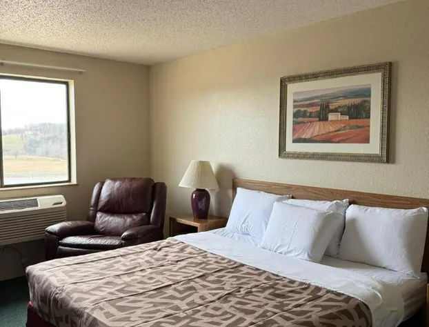 Cassville Four seasons inn & suits hotel detail image 2