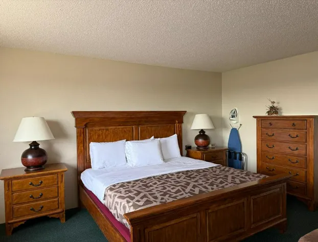 Cassville Four seasons inn & suits hotel detail image 3