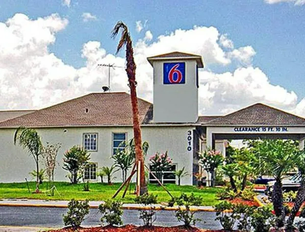 Motel 6 Pasadena, TX hotel detail image 1