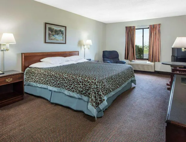 Days Inn by Wyndham Pontoon Beach hotel detail image 2