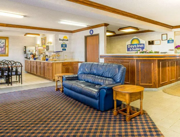 Days Inn by Wyndham Pontoon Beach hotel detail image 2