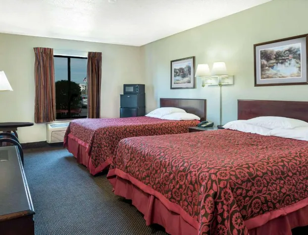 Days Inn by Wyndham Pontoon Beach hotel detail image 4