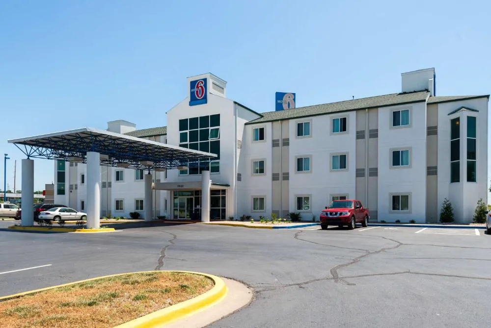 Motel 6 Junction City, KS hotel hero