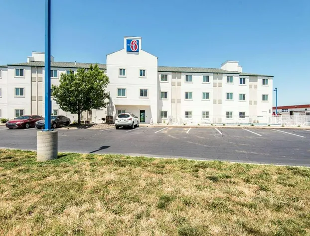 Motel 6 Junction City, KS hotel detail image 1