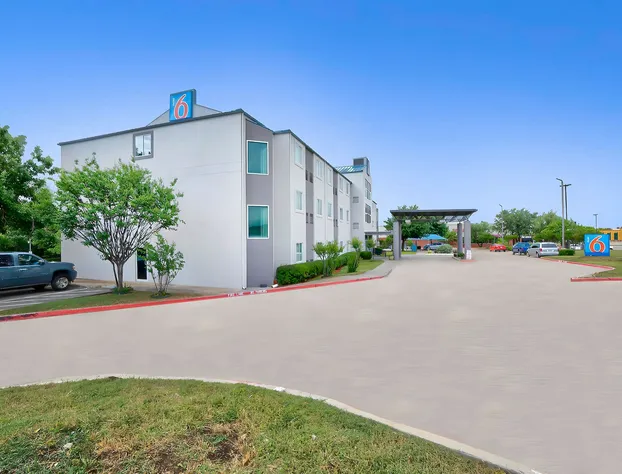 Motel 6 Benbrook, TX - Fort Worth hotel detail image 3