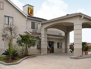 Super 8 by Wyndham Houston/I-10/Federal Road hotel detail image 1