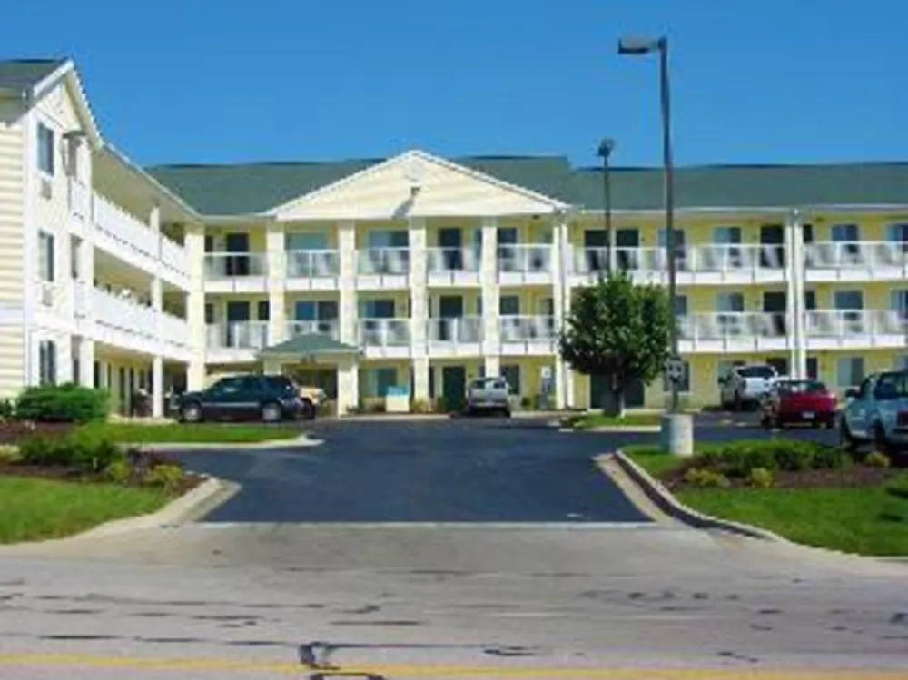 Hometowne Studios Kansas City - Worlds Of Fun hotel hero