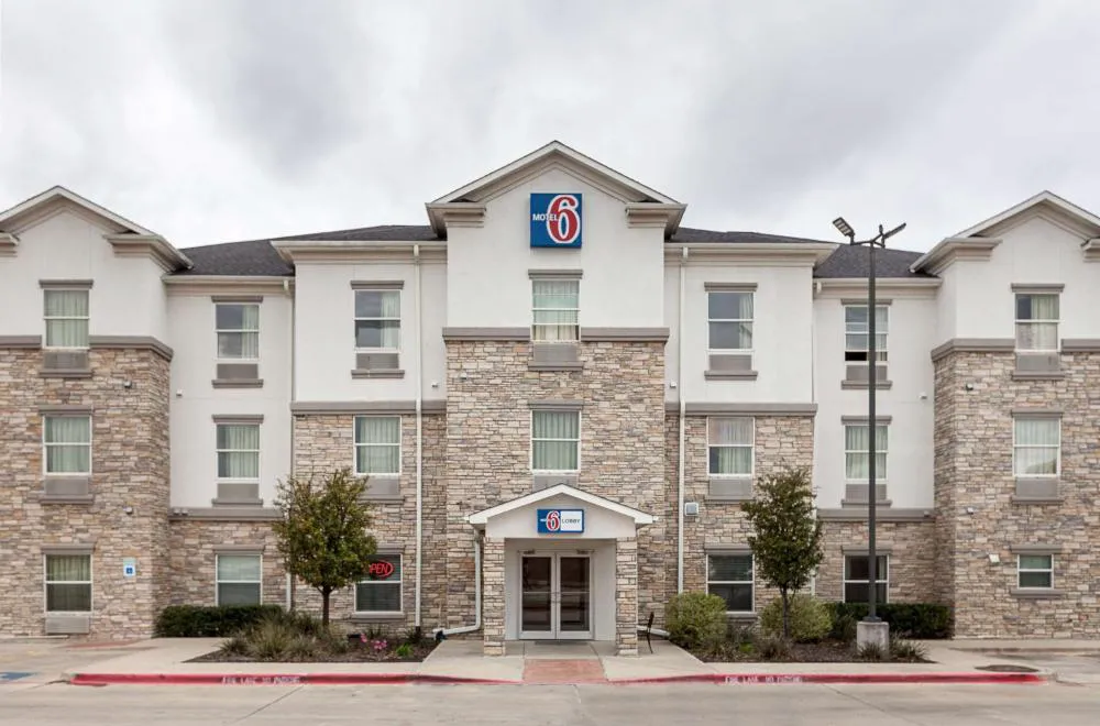Motel 6 Fort Worth, TX hotel hero