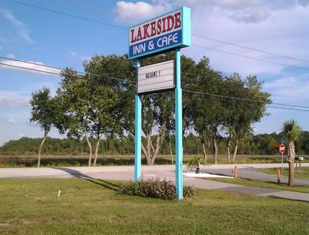 Lakeside Inn and Cafe hotel detail image 3