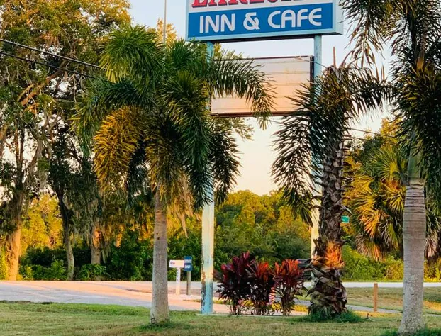 Lakeside Inn and Cafe hotel detail image 4