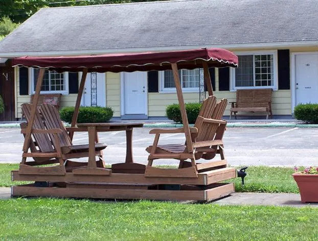 Weathervane Motel Lanesboro hotel detail image 3