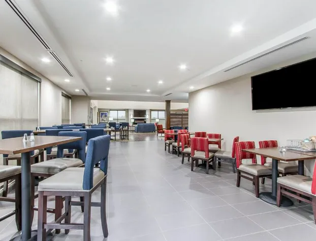 Comfort Suites West Omaha hotel detail image 3