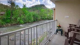 Best Western Plus River Escape Inn & Suites hotel detail image 1