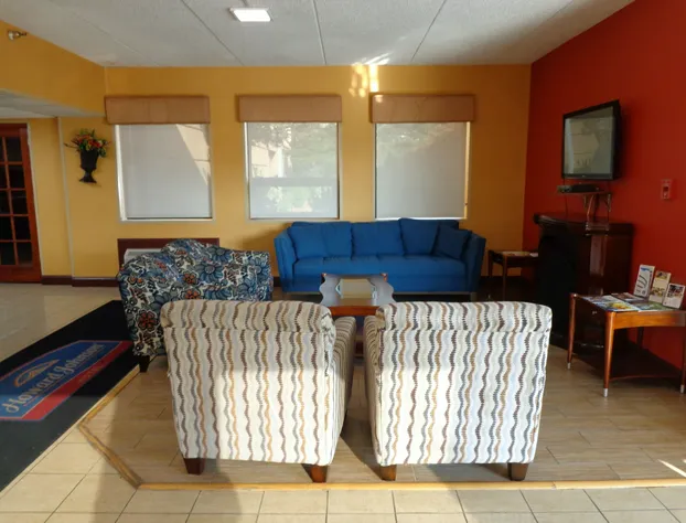 Howard Johnson by Wyndham Suffern hotel detail image 2