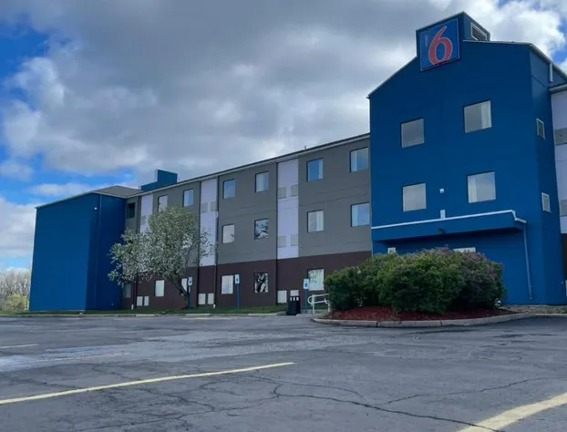 Motel 6 Caseyville, IL - Caseyville Il hotel detail image 1