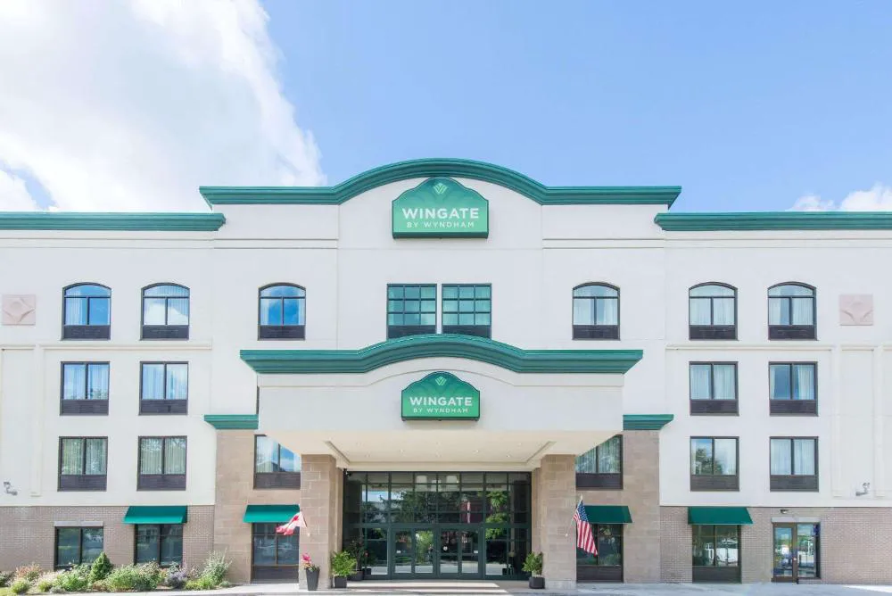 Wingate By Wyndham Niagara Falls hotel hero